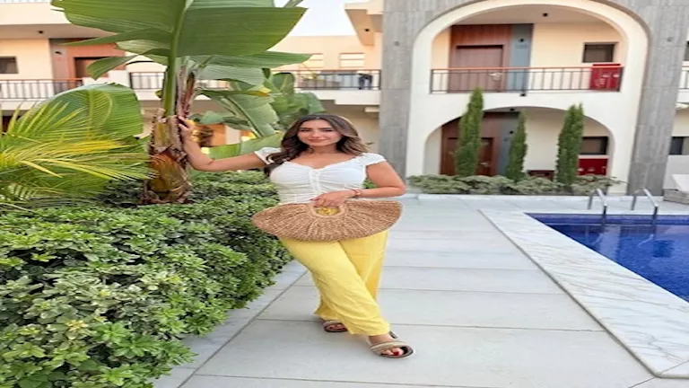 هلا السعيد بإطلالة كاجوال تخطف الأنظار 1 هلا السعيد