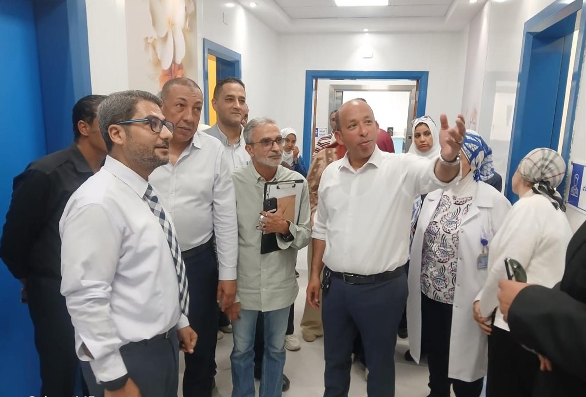 عميد قصر العيني يستكمل جولاته التفقدية بالمستشفيات لمتابعة كفاءة الخدمات الطبية