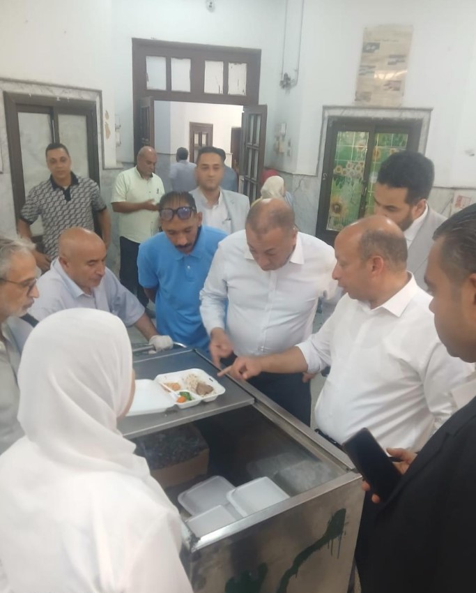 عميد قصر العيني يستكمل جولاته التفقدية بالمستشفيات لمتابعة كفاءة الخدمات الطبية