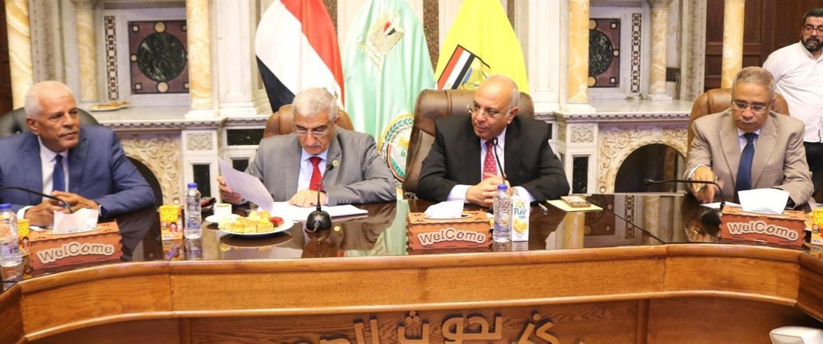 بحوث الصحراء وأكساد يبحثان تعزيز التعاون العربي لمواجهة التصحر والجفاف