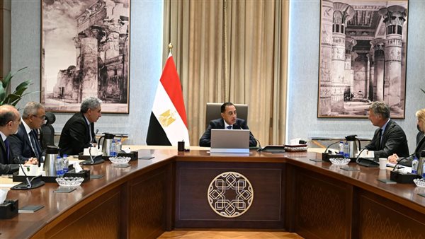 رئيس الوزراء: هدف مؤتمر أكتوبر الذي كلف به الرئيس الرد على تساؤلات الرأى العام