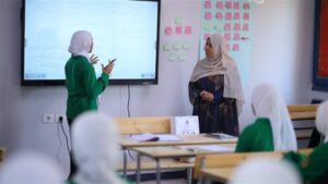 مدارس مستقبل مصر تربط الدراسة بالتدريب العملي داخل المشروعات القومية