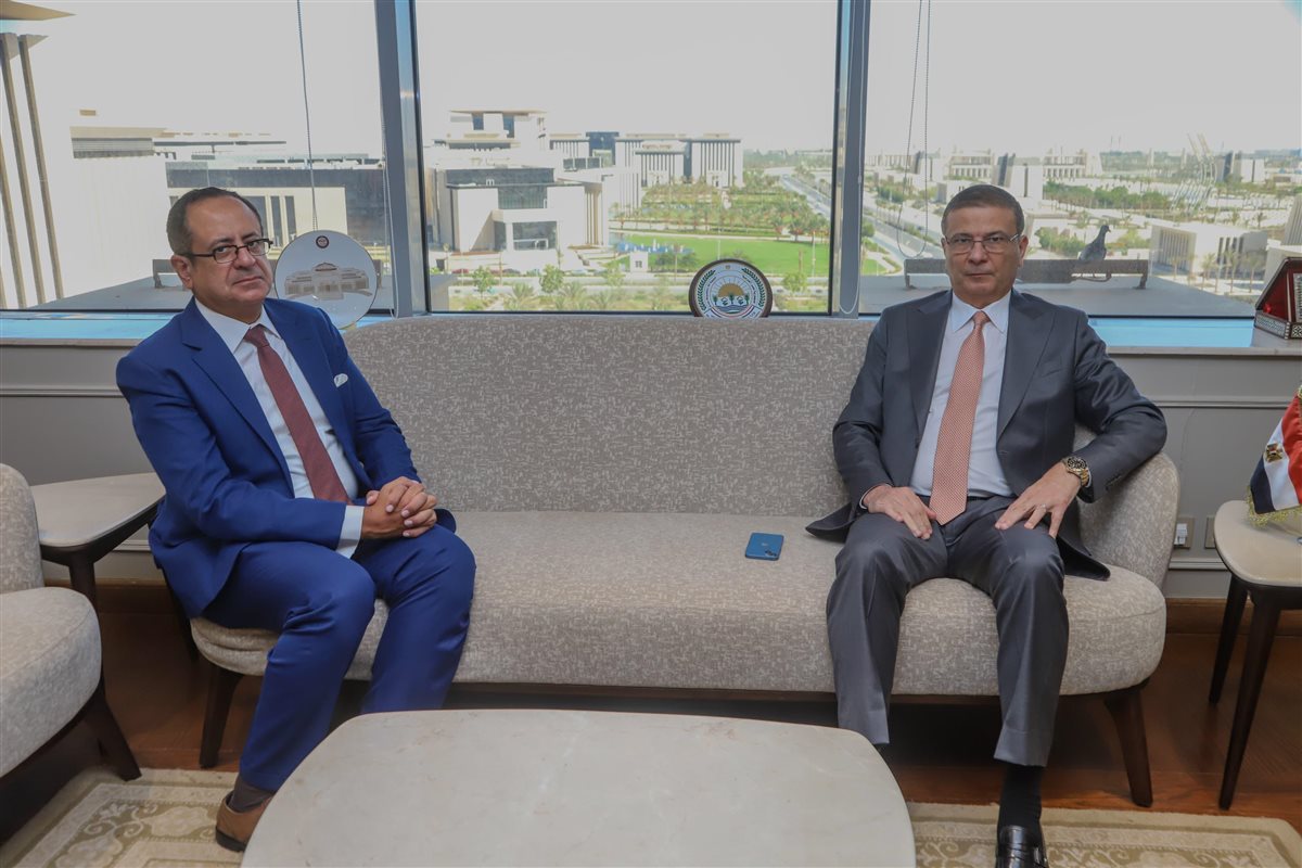 وزير الزراعة يبحث مع سفير مصر الجديد بالعراق آليات تطوير التعاون وتعزيز الاستثمارات
