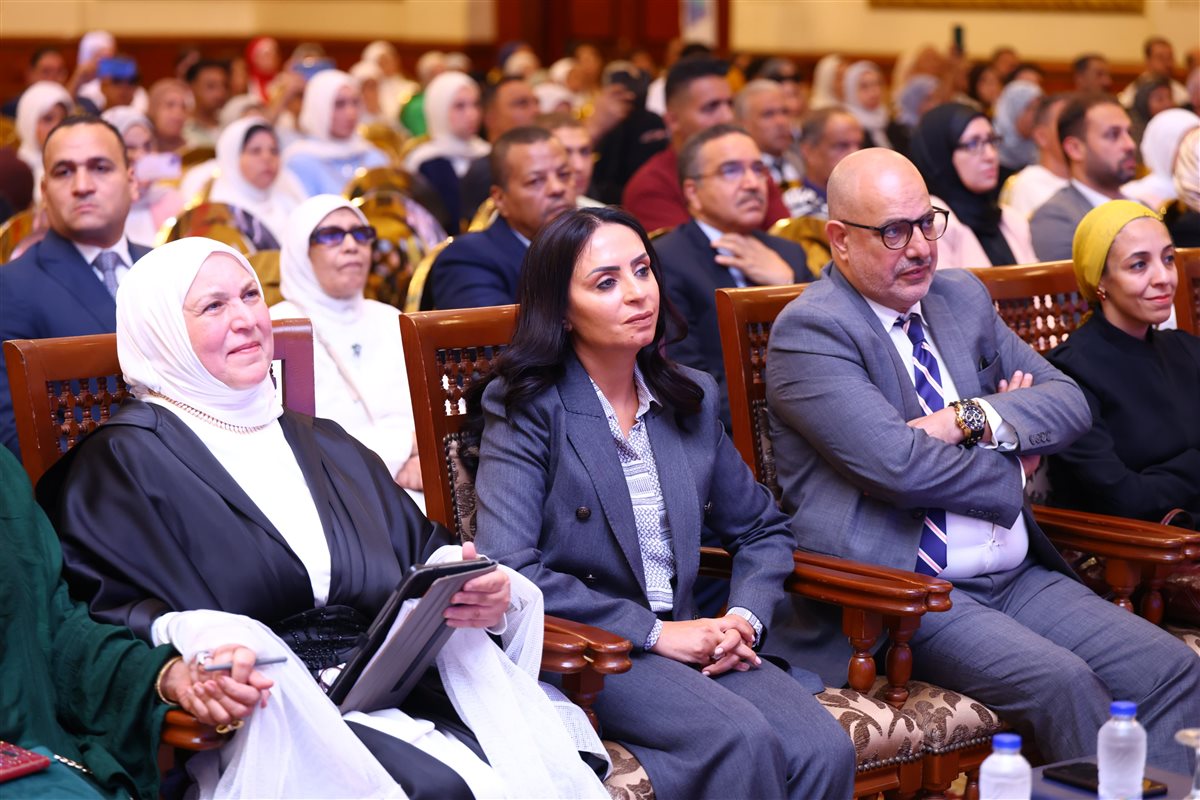 مايا مرسي تشهد تخريج أول دفعة من معهد عبلة الكحلاوي للتمريض 7 مايا مرسي تشهد تخريج أول دفعة من معهد عبلة الكحلاوي للتمريض