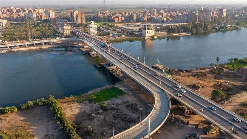 النقل تكشف تفاصيل الفتحة الموجودة بكوبرى الجامعة وتكلف شركة بأعمال الصيانة
