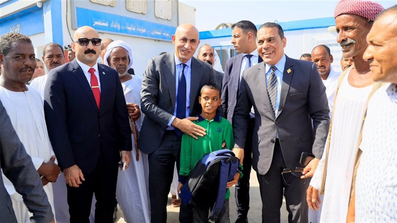 بعد تداول فيديو تحية العلم، وزير التعليم يشيد باعتزاز طالب شلاتين بوطنه