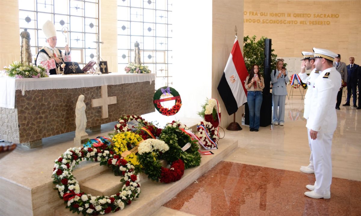القوات المسلحة تشارك عددًا من دول الكومنولث الاحتفال السنوي لإحياء ذكرى ضحايا معركة العلمين الثانية.. صور
