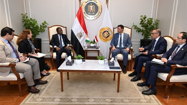 مصر وكوت ديفوار تبحثان إقامة مشروعات صناعية مشتركة وجذب استثمارات مصرية في الصناعات التحويلية