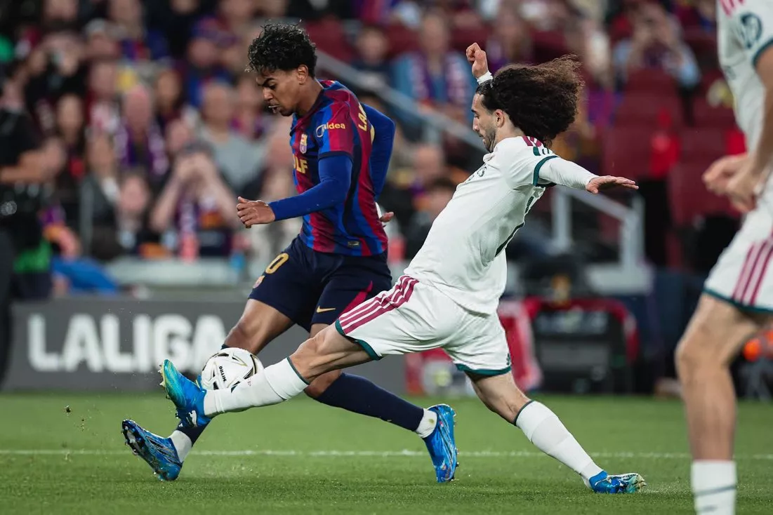 ريال مدريد يحسم الكلاسيكو بالفوز على برشلونة 2-1 ويشعل الليجا (فيديو وصور)