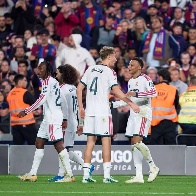ريال مدريد يحسم الكلاسيكو بالفوز على برشلونة 2-1 ويشعل الليجا (فيديو وصور)