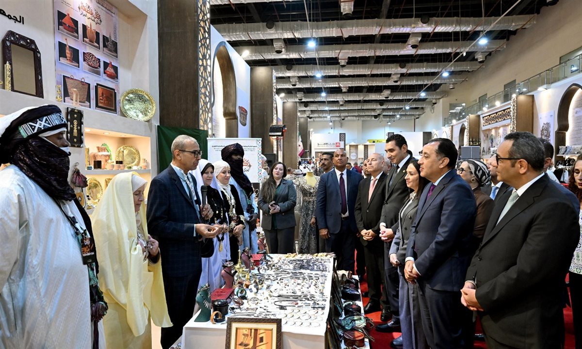 رئيس الوزراء يفتتح الدورة الثامنة لمعرض "تراثنا 2026" لدعم الحرف اليدوية والتراثية تحت شعار "أصل الحكاية".. صور