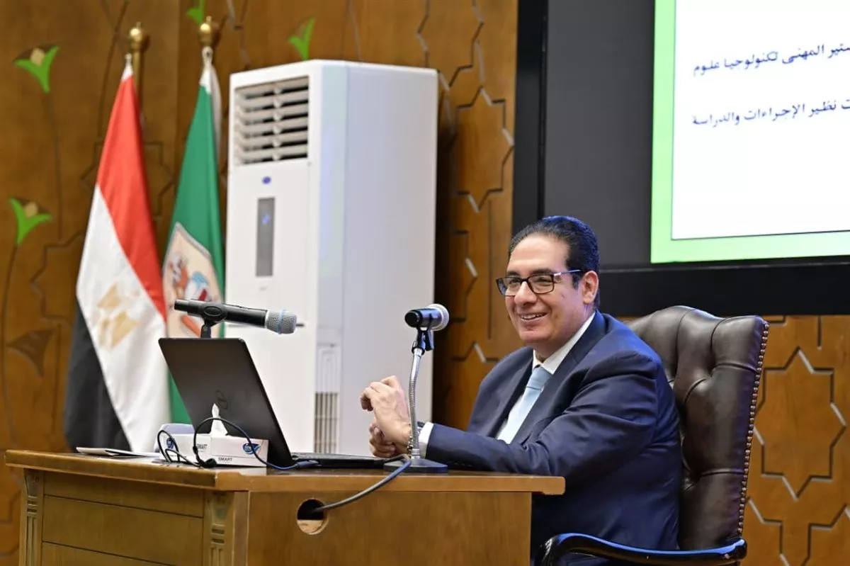 مجلس جامعة القاهرة يناقش تنفيذ توصيات منتدى مصر.. جوائز لأفضل 3 شركات، ويستعرض مشروع الجامعات الرائدة