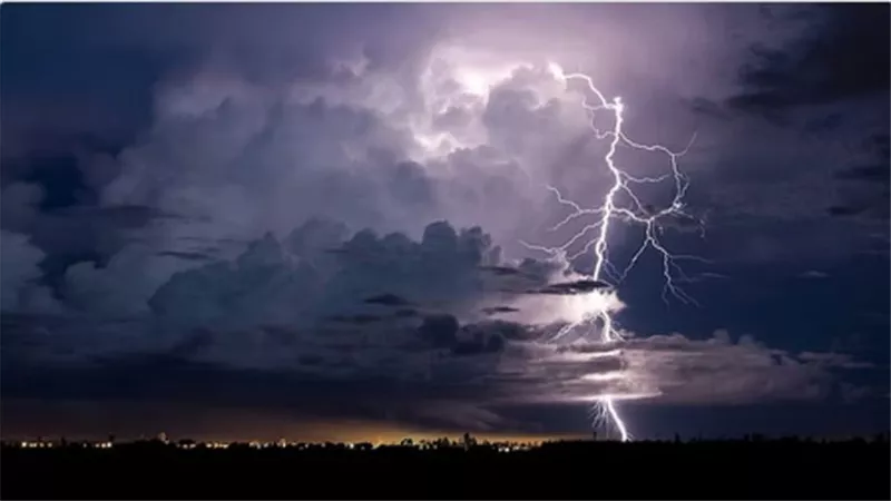 أمطار رعدية تضرب جنوب البحر الأحمر، والأرصاد تحذر سكان حلايب وشلاتين 1 أمطار رعدية تضرب جنوب البحر الأحمر، والأرصاد تحذر سكان حلايب وشلاتين