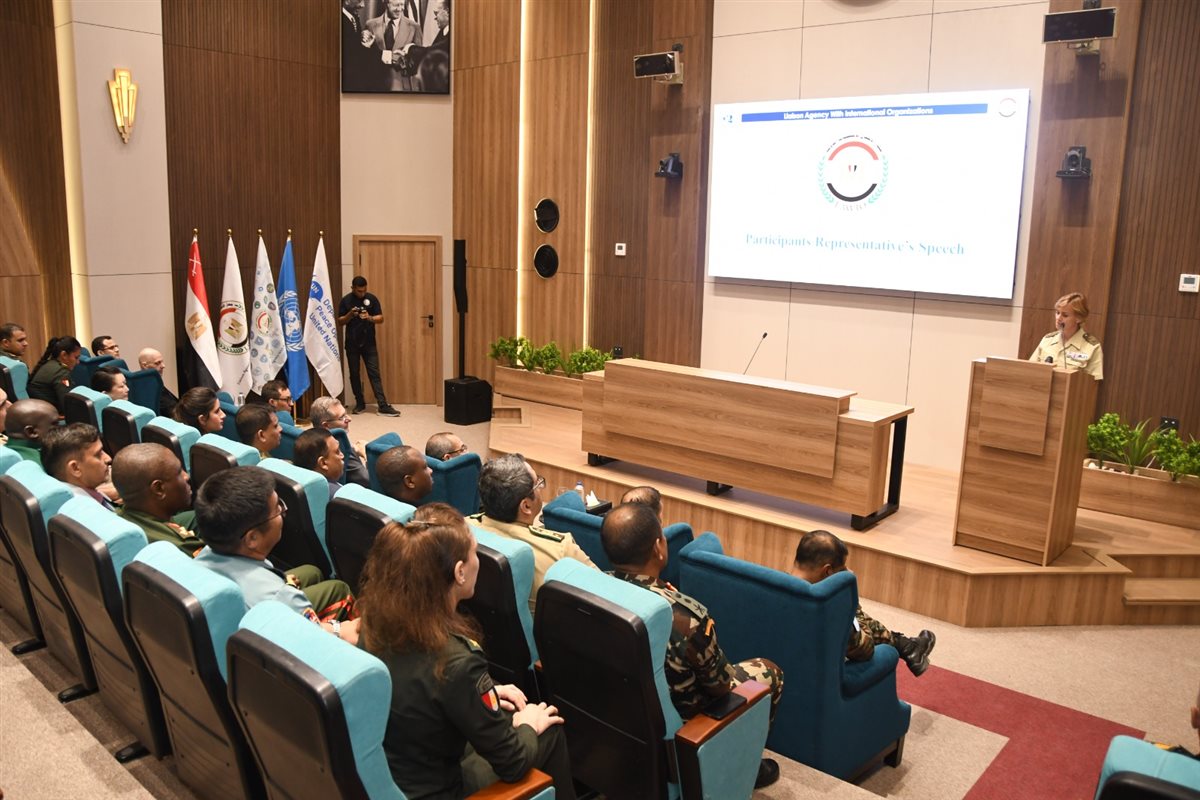 القوات المسلحة تحتفل بتخريج الدورة التدريبية الدولية " كبار المُخططين الوطنيين لعمليات الأمم المتحدة للسلام ".. صور