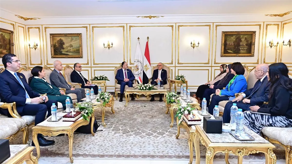 وزير الري يبحث مع مسؤول فلسطيني تصميم سدود لحصاد مياه الأمطار وتدريب الكوادر