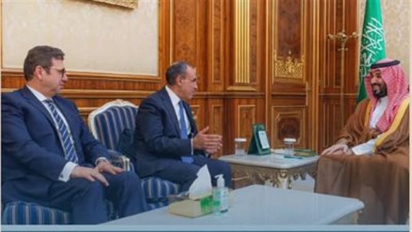 وزير الخارجية ورئيس المخابرات يسلمان رسالة خطية من فخامة الرئيس لخادم الحرمين الشريفين 1 وزير الخارجية ورئيس المخابرات يسلمان رسالة خطية من فخامة الرئيس لخادم الحرمين الشريفين