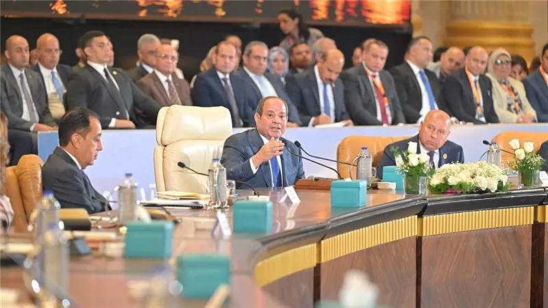 ملف أمن الوطن والمواطن "الأبرز"، برنامج جلسات اليوم في منتدى مصر بمشاركة السيسي 1 ملف أمن الوطن والمواطن "الأبرز"، برنامج جلسات اليوم في منتدى مصر بمشاركة السيسي
