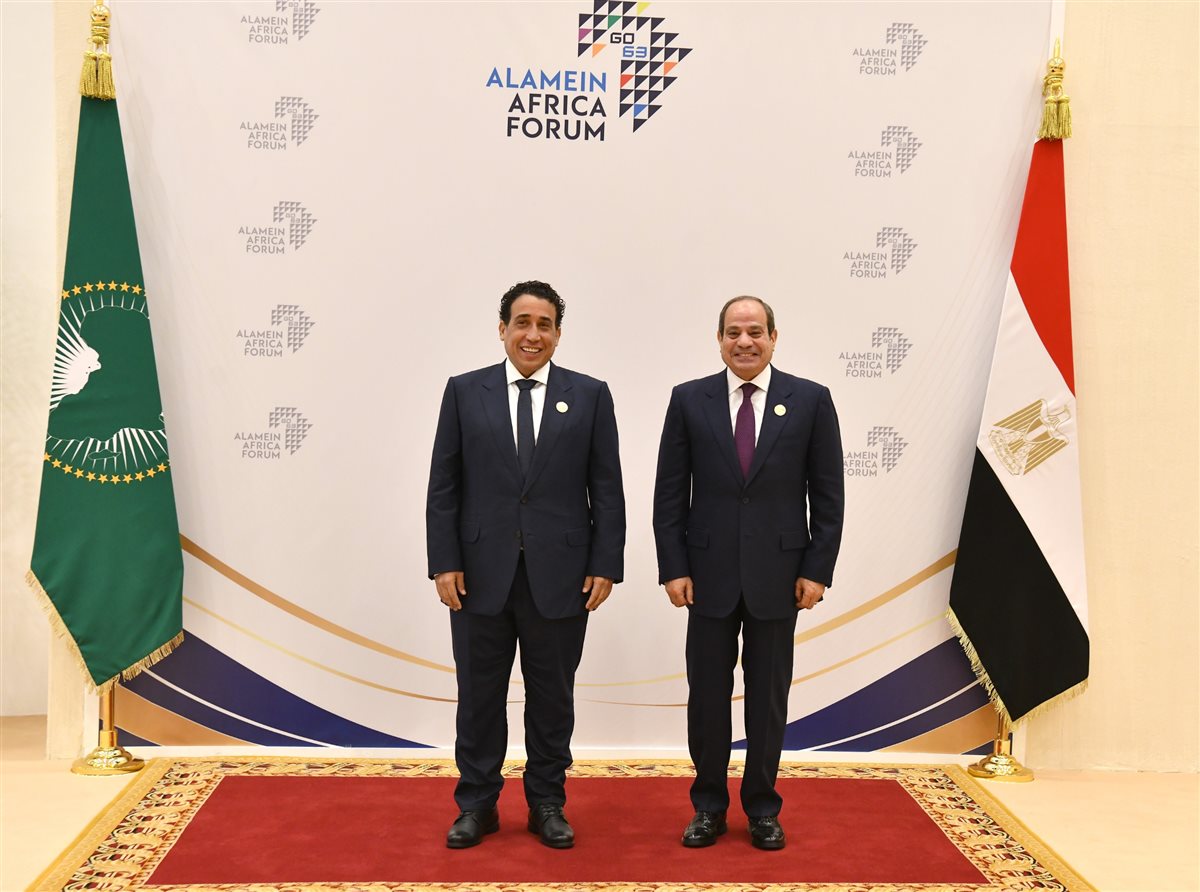 تفاصيل أنشطة الرئيس السيسي في فعاليات أفريقية كبري بالعلمين (فيديو وصور) 7 تفاصيل أنشطة الرئيس السيسي في فعاليات أفريقية كبري بالعلمين (فيديو وصور)