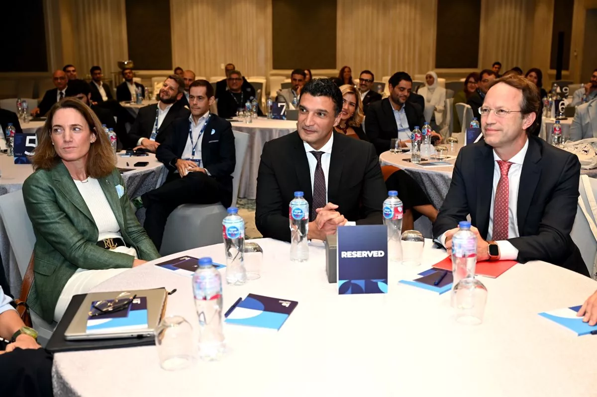 وزير الصناعة: نعمل على جعل الصناعات المصرية أكثر اندماجًا في سلاسل الإمداد العالمية 1 وزير الصناعة: نعمل على جعل الصناعات المصرية أكثر اندماجًا في سلاسل الإمداد العالمية