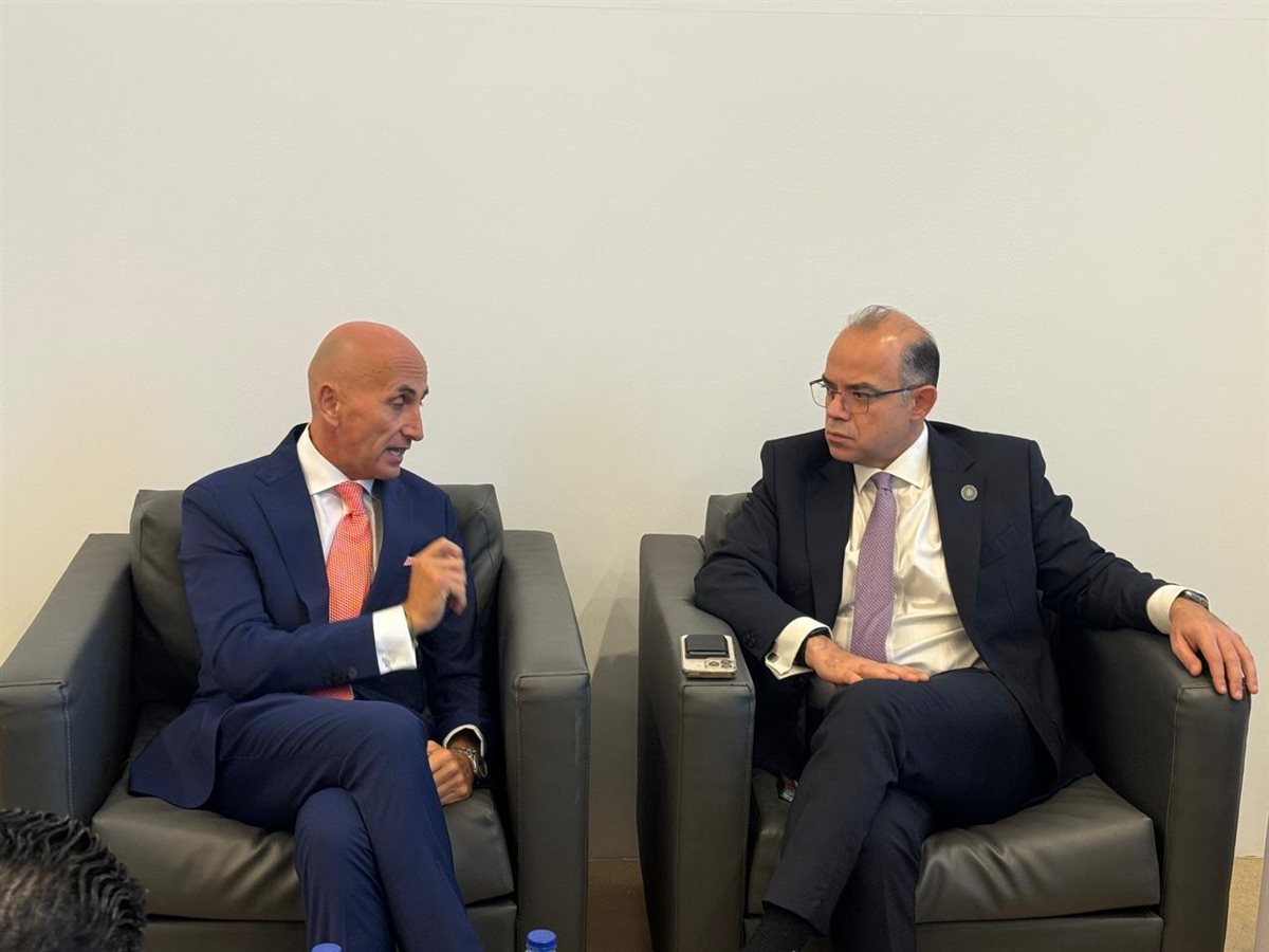 وزير الاستثمار: نعمل على تعزيز الشراكة بين الشركات المصرية والمؤسسات التمويلية لدعم قدراتها التصديرية 2 وزير الاستثمار: نعمل على تعزيز الشراكة بين الشركات المصرية والمؤسسات التمويلية لدعم قدراتها التصديرية