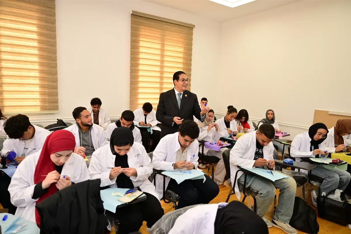 جوائز مالية لأفضل المشروعات الابتكارية، تحرك جديد لدعم إبداعات طلاب جامعة القاهرة الأهلية (صور) 2 جوائز مالية لأفضل المشروعات الابتكارية، تحرك جديد لدعم إبداعات طلاب جامعة القاهرة الأهلية (صور)