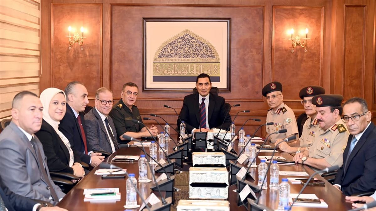 مركز البحوث الطبية والطب التجديدي للقوات المسلحة يستقبل وزير الشباب والرياضة.. صور