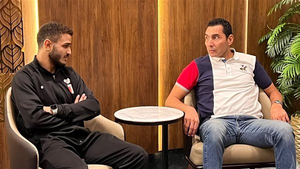 بعد إنجازه التاريخي.. وزير الشباب يستقبل بطل العالم مصطفى حسين بمطار القاهرة عقب تتويجه بذهبية المصارعة الرومانية