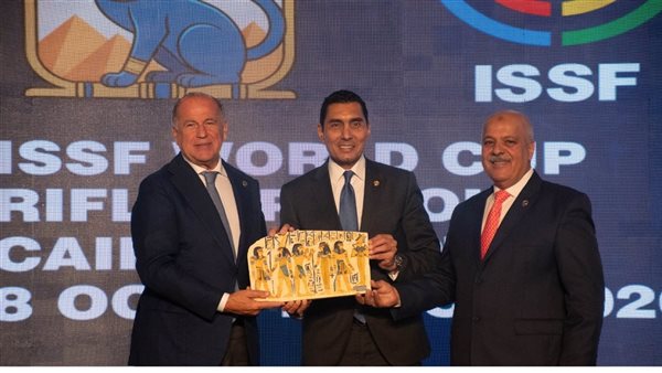 تكريم وزير الشباب ورئيس الاتحاد الدولي للرماية وقيادات رياضية في كأس العالم للرماية 2026 1 تكريم وزير الشباب ورئيس الاتحاد الدولي للرماية وقيادات رياضية في كأس العالم للرماية 2026