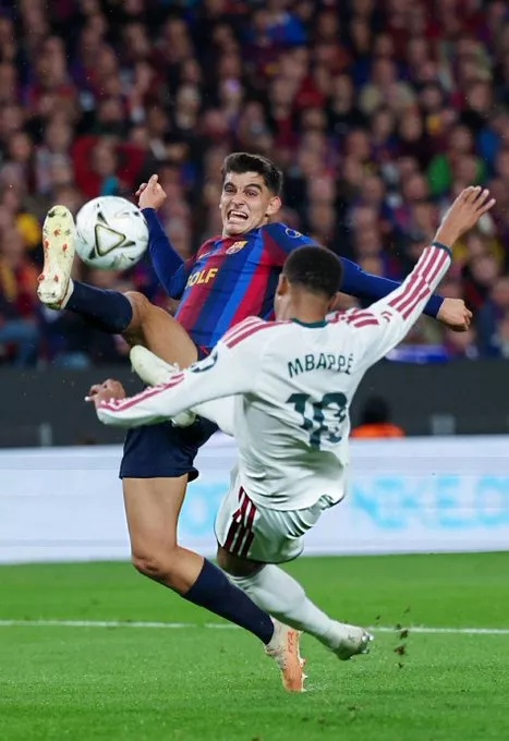 ريال مدريد يحسم الكلاسيكو بالفوز على برشلونة 2-1 ويشعل الليجا (فيديو وصور)