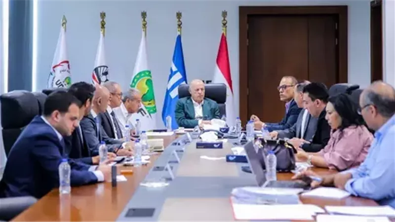 قبول استقالة عاشور من لجنة الحكام، أبرز قرارات مجلس إدارة اتحاد الكرة في إجتماع اليوم 1 قبول استقالة عاشور من لجنة الحكام، أبرز قرارات مجلس إدارة اتحاد الكرة في إجتماع اليوم