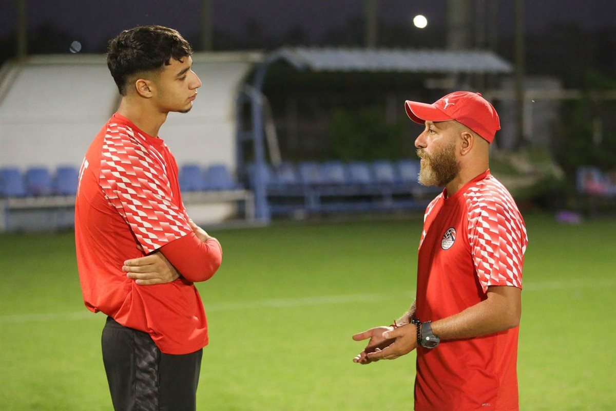 منتخب الشباب يواصل تدريباته استعدادا لمباراته المصيرية أمام الجزائر (صور)