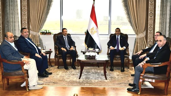 وزير الشباب يبحث مع رئيس "الاتحاد السكندري" المشروعات الاستثمارية بالنادي 1 وزير الشباب يبحث مع رئيس "الاتحاد السكندري" المشروعات الاستثمارية بالنادي